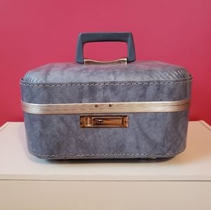 Vintage Suitcase / Makeup Case